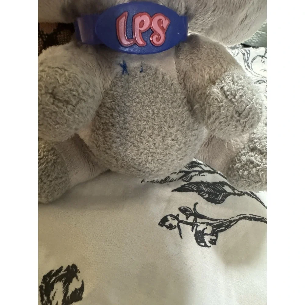 Littlest Pet Shop VIPs Gray Plush Squirrel Y2K Collar Hasbro 2008